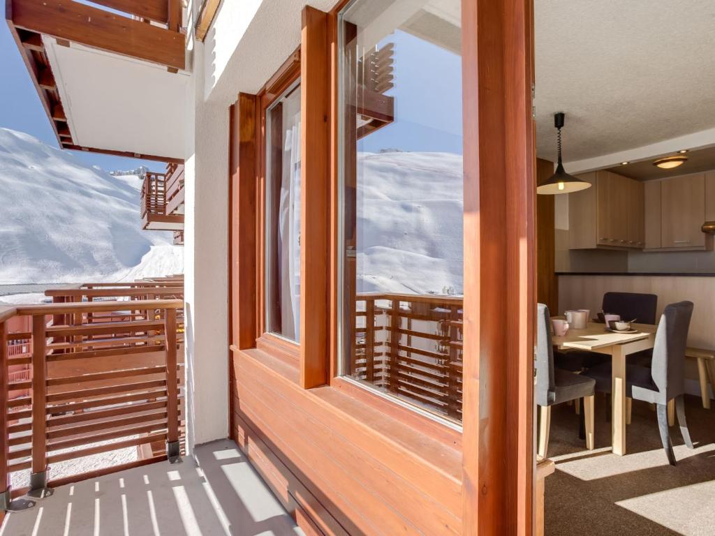 Apartment Le Curling B Val Claret 11 by Interhome appartement pied des pistes 12