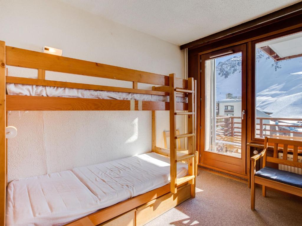 Apartment Le Curling B Val Claret 11 by Interhome appartement pied des pistes 2