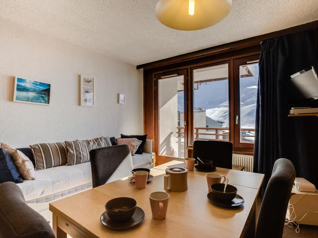 Apartment Le Curling B Val Claret 11 by Interhome appartement pied des pistes 3