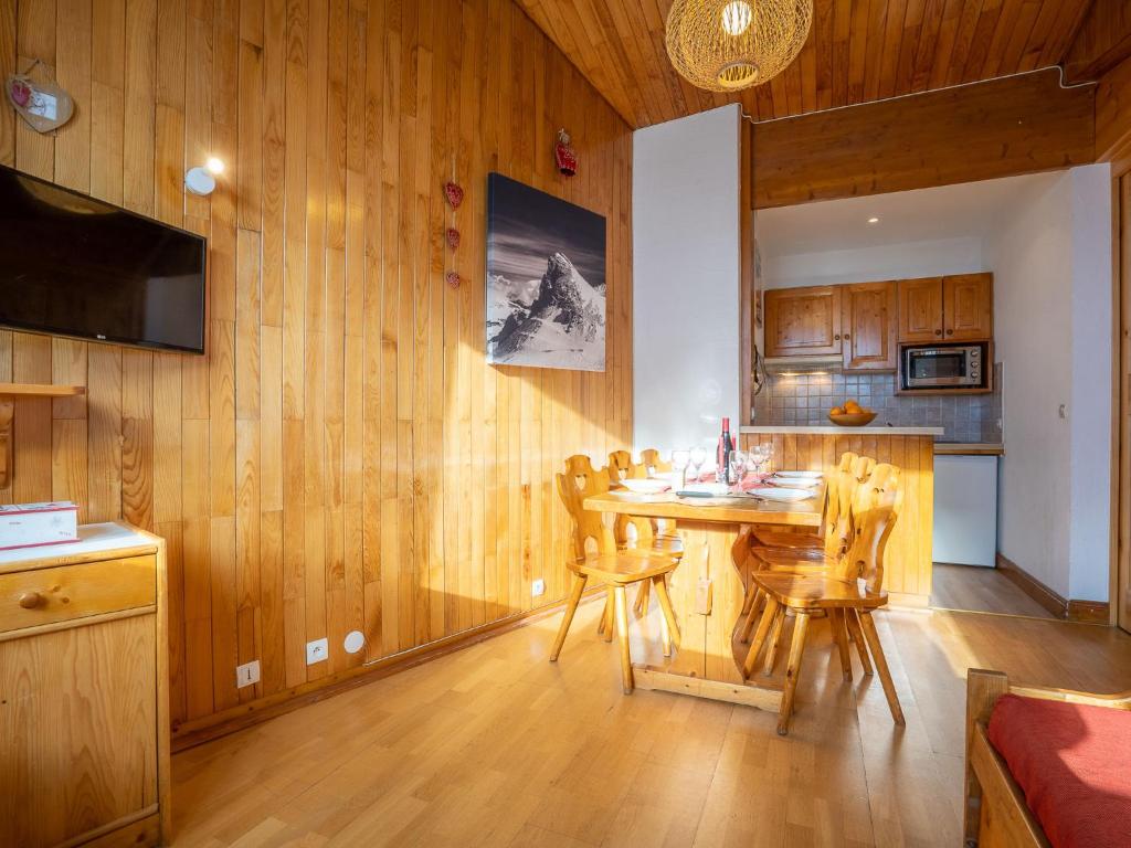 Apartment Le Curling B Val Claret 21 by Interhome appartement pied des pistes 2