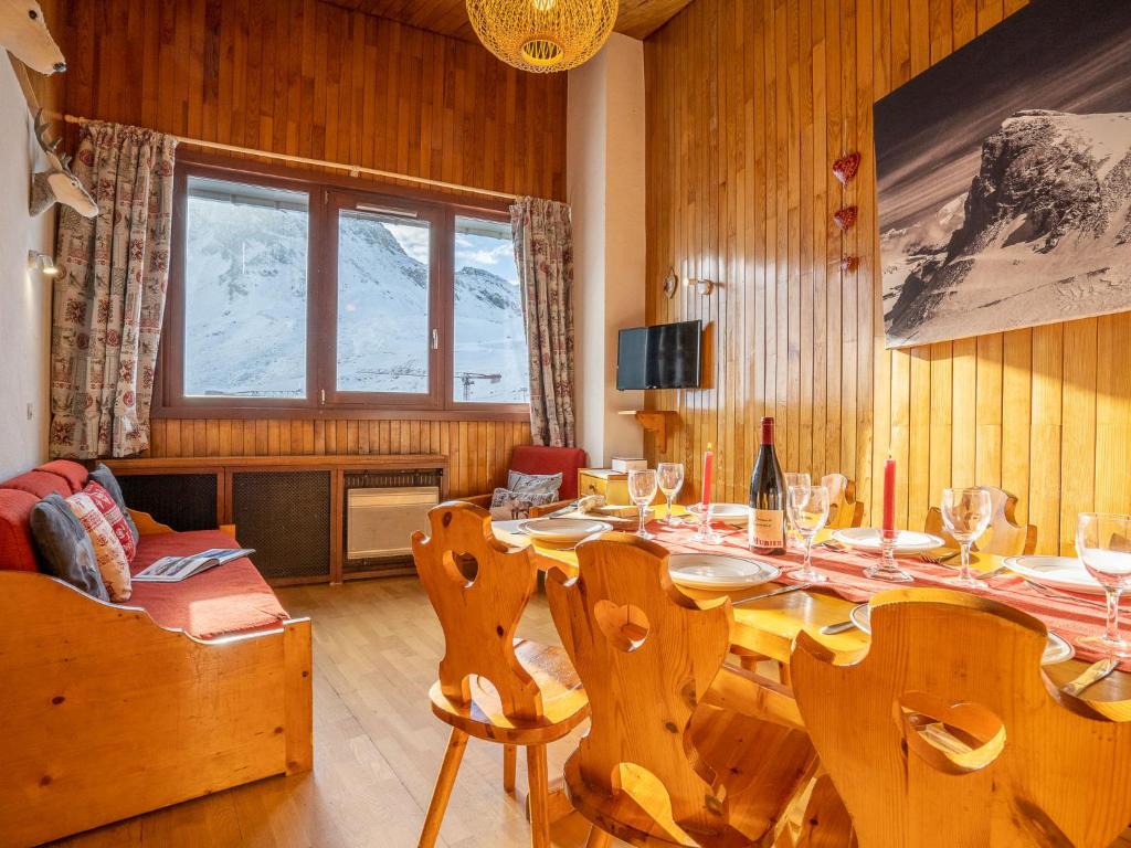 Apartment Le Curling B Val Claret 21 by Interhome appartement pied des pistes 3