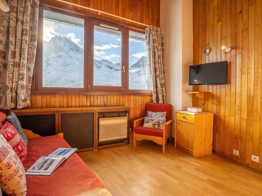 Apartment Le Curling B Val Claret 21 by Interhome appartement pied des pistes