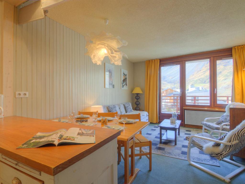 Apartment Le Curling B Val Claret 27 by Interhome appartement pied des pistes 2