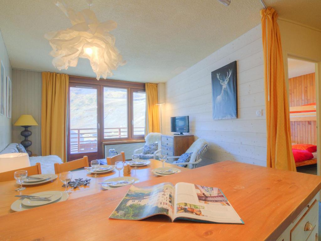 Apartment Le Curling B Val Claret 27 by Interhome appartement pied des pistes 5