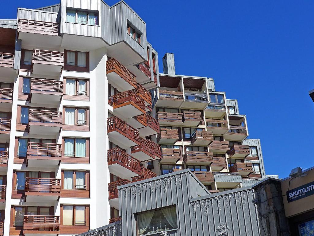 Apartment Le Curling B Val Claret 30 by Interhome appartement pied des pistes 10