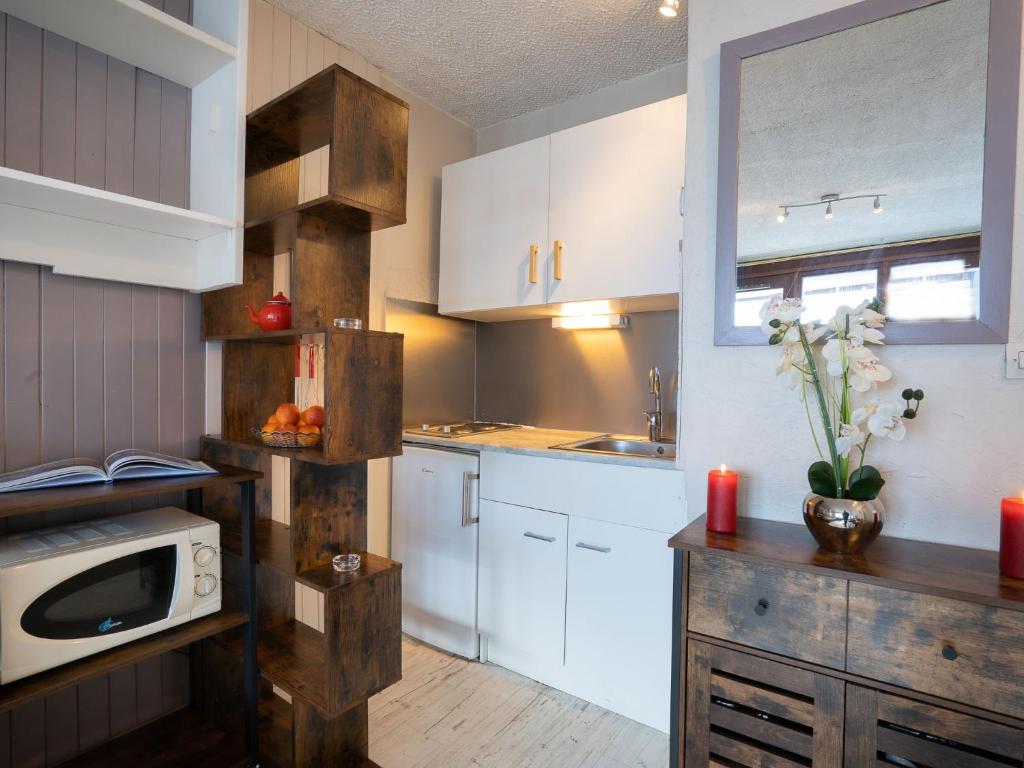 Apartment Le Curling B Val Claret 30 by Interhome appartement pied des pistes 3