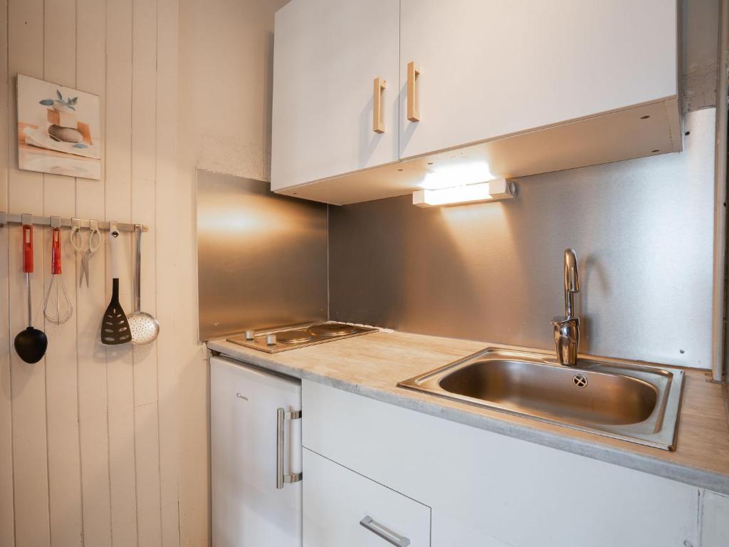 Apartment Le Curling B Val Claret 30 by Interhome appartement pied des pistes 6