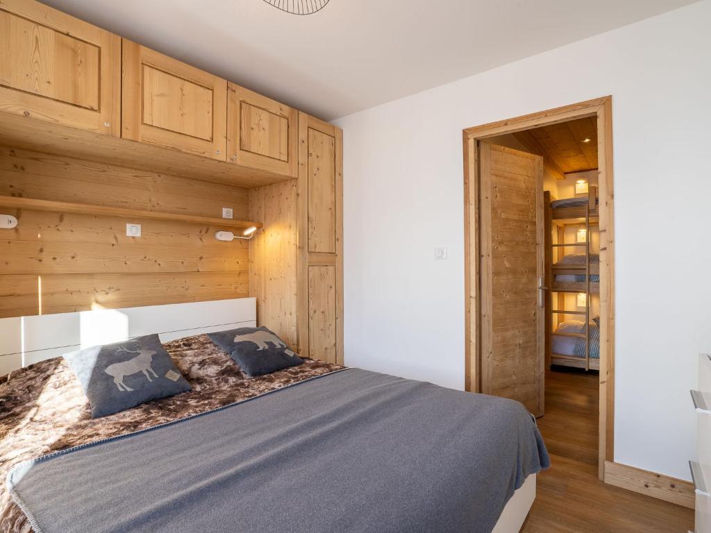 Apartment Le Curling B Val Claret 33 by Interhome appartement pied des pistes 11