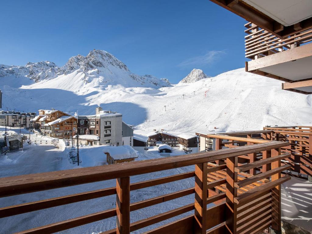 Apartment Le Curling B Val Claret 33 by Interhome appartement pied des pistes 4