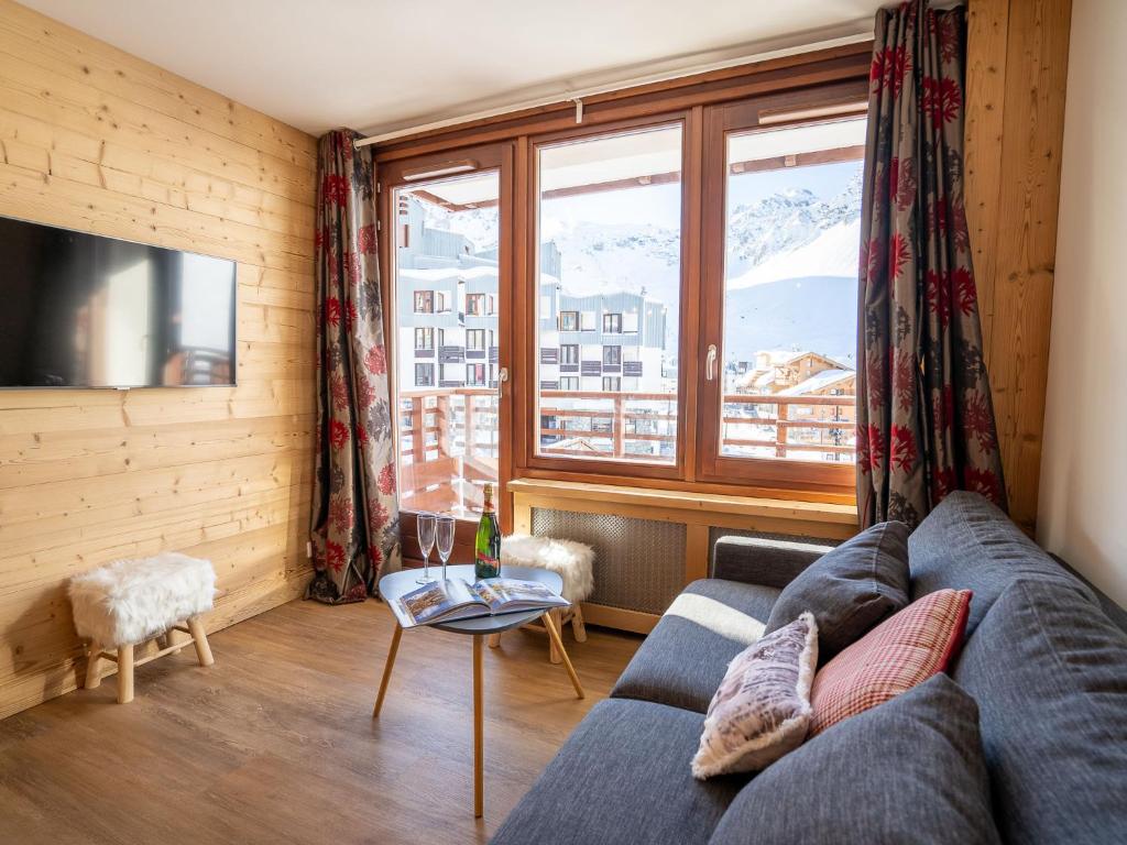 Apartment Le Curling B Val Claret 33 by Interhome appartement pied des pistes 5