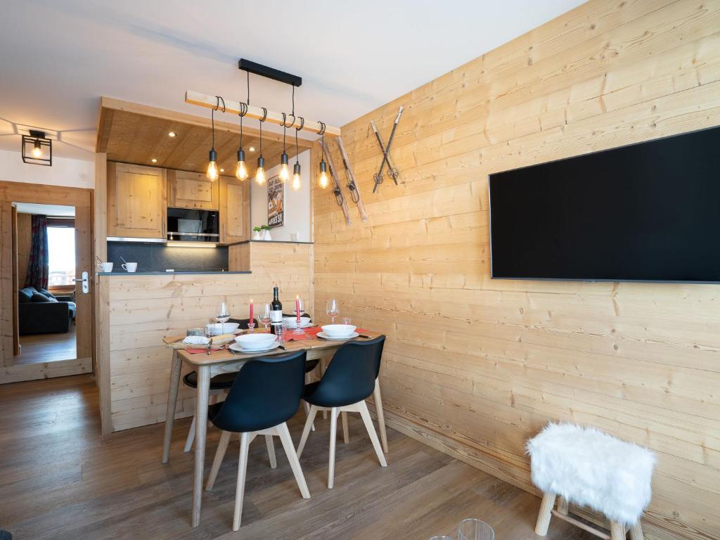 Apartment Le Curling B Val Claret 33 by Interhome appartement pied des pistes 7
