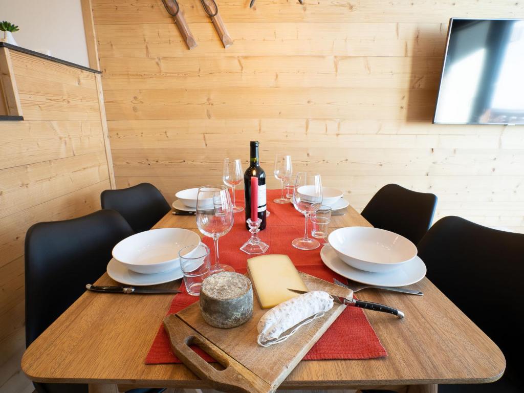 Apartment Le Curling B Val Claret 33 by Interhome appartement pied des pistes 8