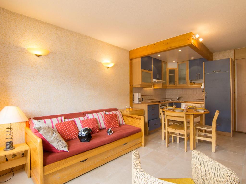 Apartment Le Curling B Val Claret 37 by Interhome appartement pied des pistes 1