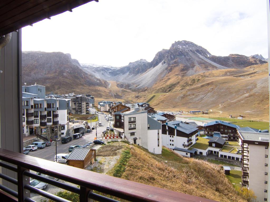 Apartment Le Curling B Val Claret 37 by Interhome appartement pied des pistes 10