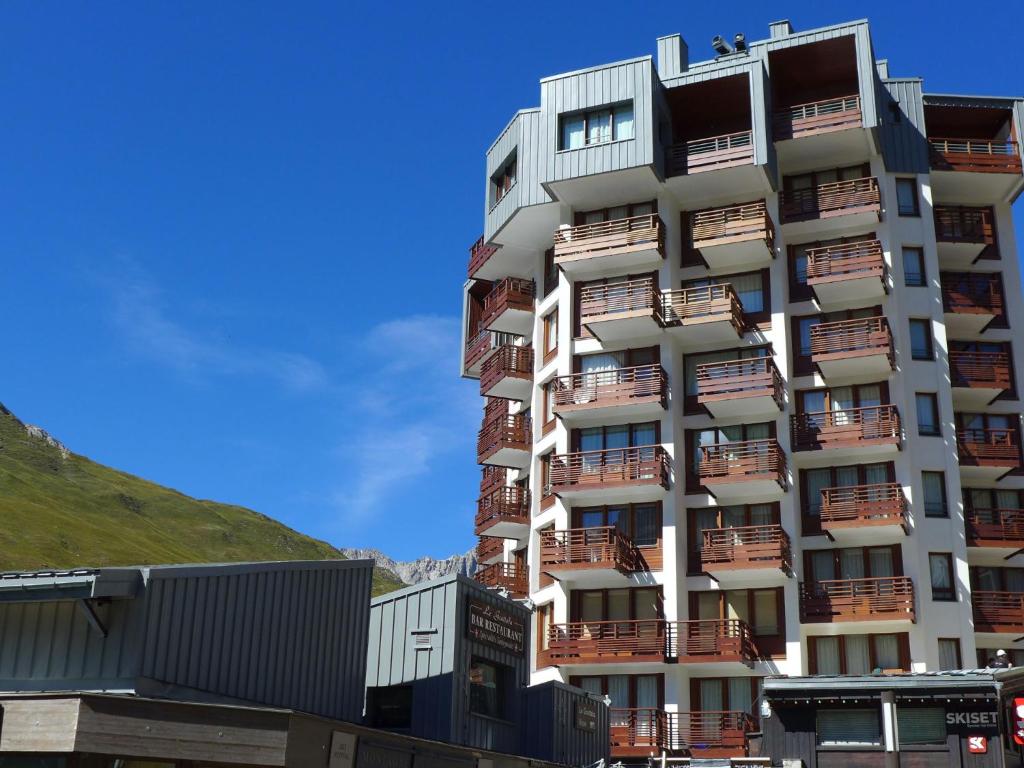 Apartment Le Curling B Val Claret 40 by Interhome appartement pied des pistes 16