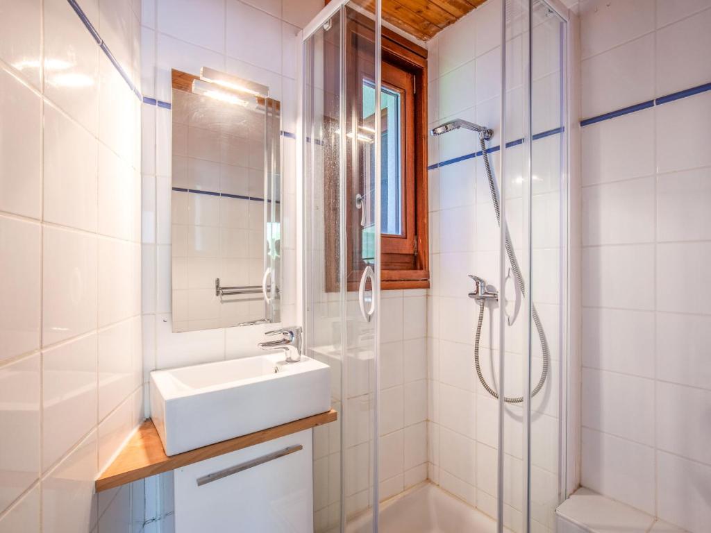 Apartment Le Curling B Val Claret 40 by Interhome appartement pied des pistes 9