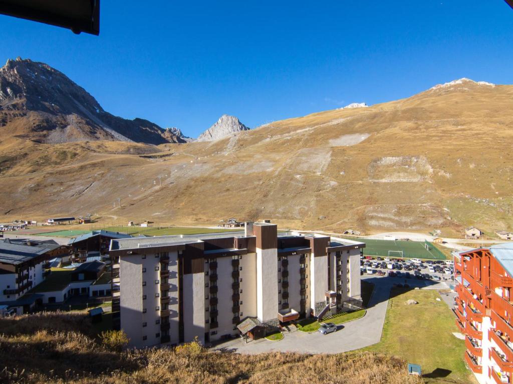 Apartment Le Curling B Val Claret 7 by Interhome appartement pied des pistes 14