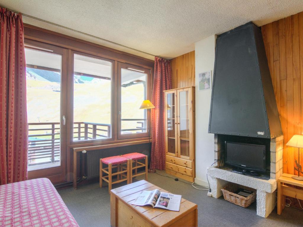 Apartment Le Curling B Val Claret 7 by Interhome appartement pied des pistes 2