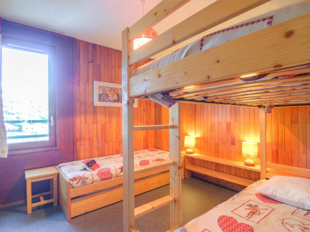 Apartment Le Curling B Val Claret 7 by Interhome appartement pied des pistes 4