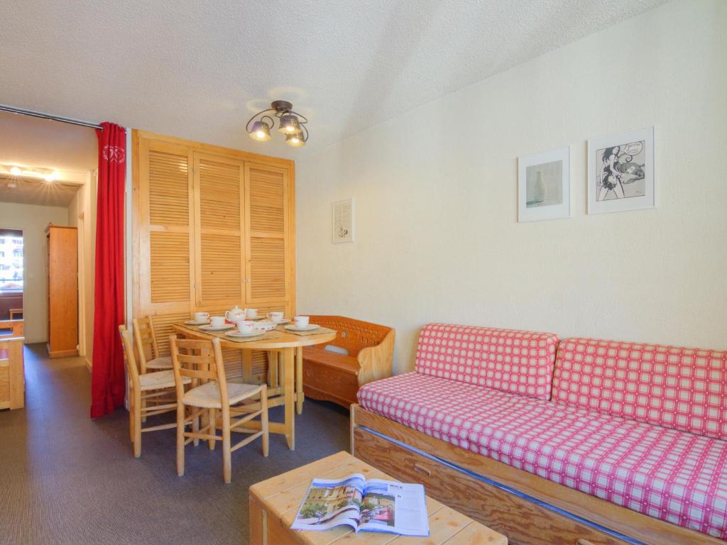 Apartment Le Curling B Val Claret 7 by Interhome appartement pied des pistes 5