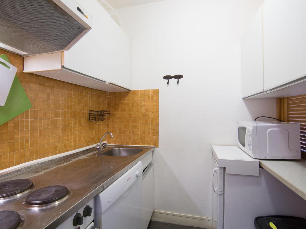 Apartment Le Curling B Val Claret 7 by Interhome appartement pied des pistes 7
