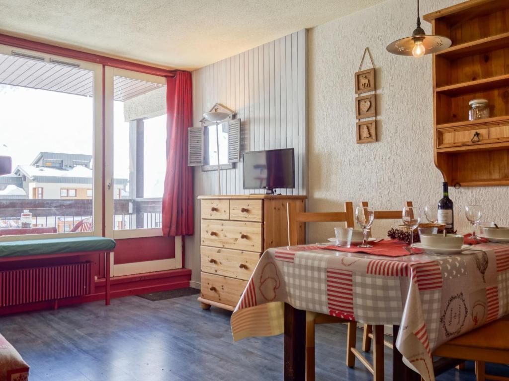 Apartment Le Prariond Val Claret 6 by Interhome appartement pied des pistes 4