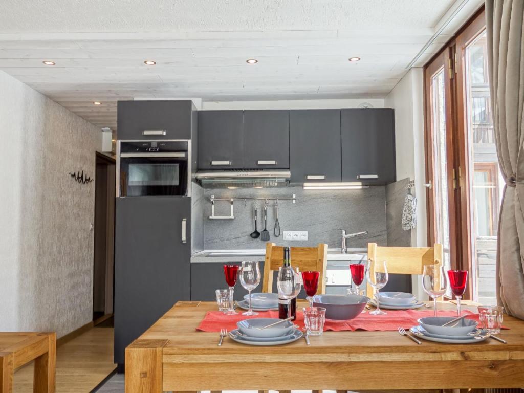 Apartment Le Prariond Val Claret 7 by Interhome appartement pied des pistes 11