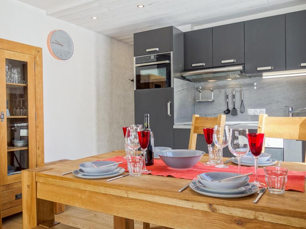 Apartment Le Prariond Val Claret 7 by Interhome appartement pied des pistes 12
