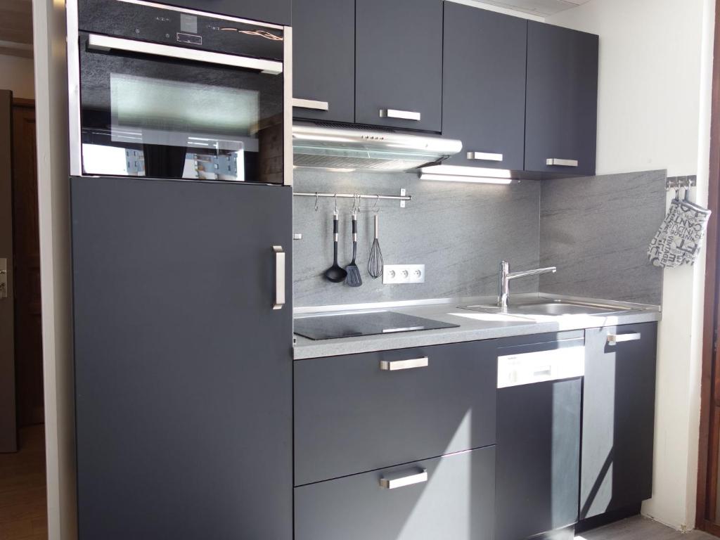 Apartment Le Prariond Val Claret 7 by Interhome appartement pied des pistes 13