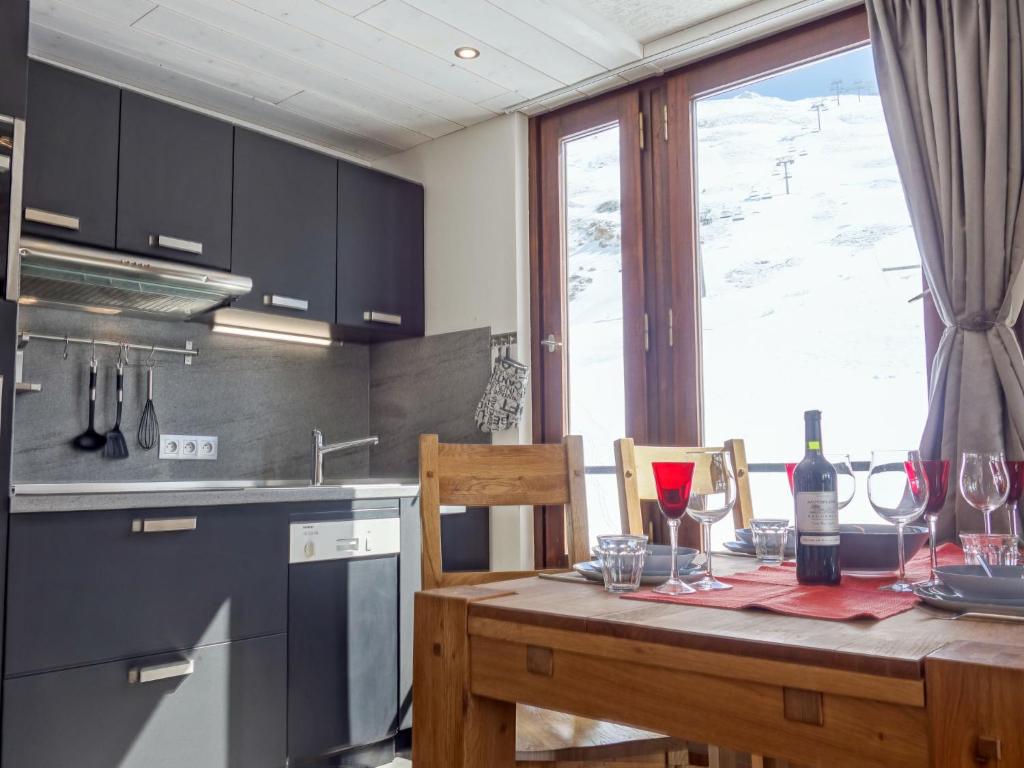 Apartment Le Prariond Val Claret 7 by Interhome appartement pied des pistes 9
