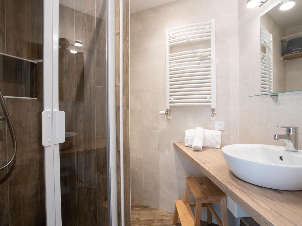 Apartment Les Tufs Val Claret 5 by Interhome appartement pied des pistes 4