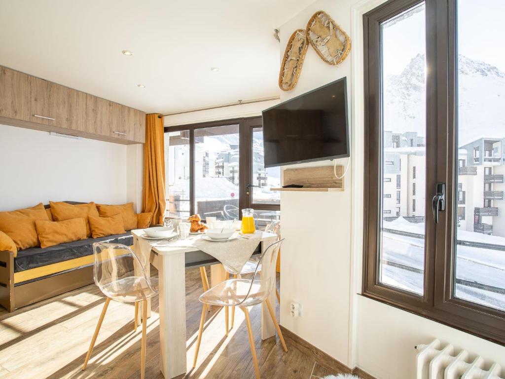 Apartment Les Tufs Val Claret 5 by Interhome appartement pied des pistes 5