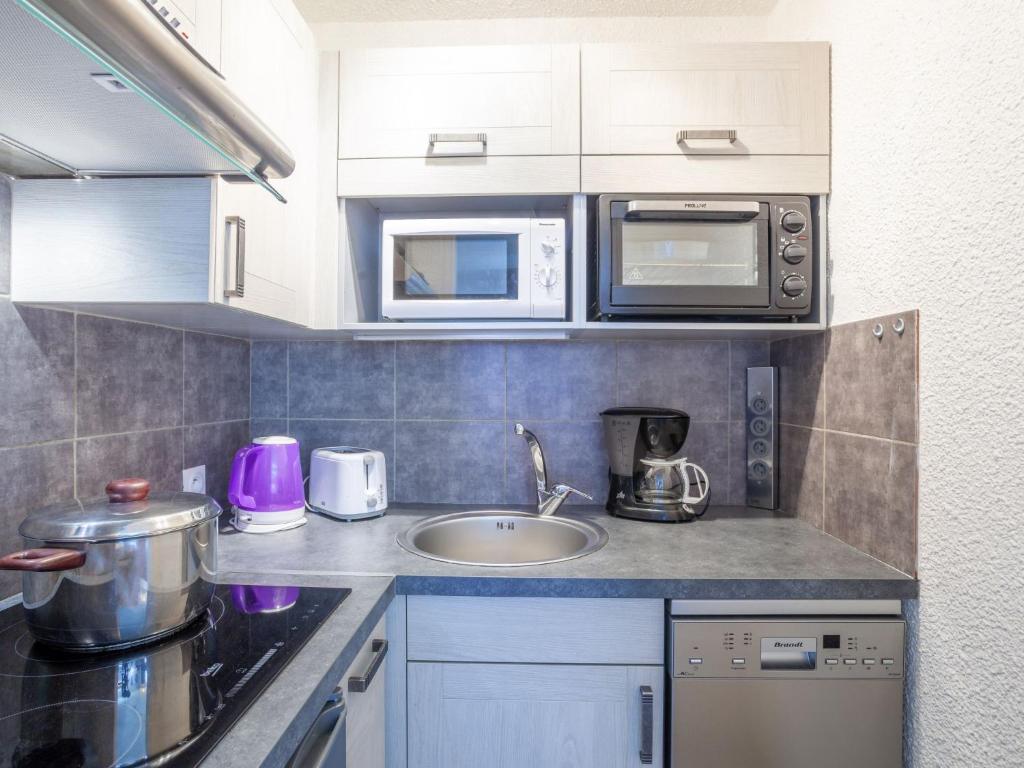 Apartment Lunik Orion 23 by Interhome appartement pied des pistes 13