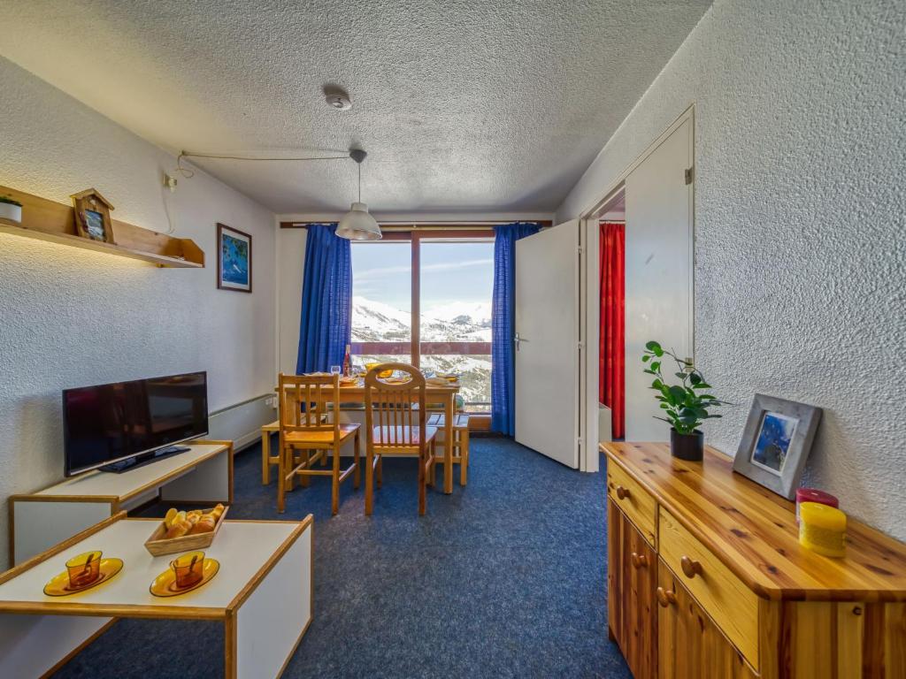 Apartment Lunik Orion 41 by Interhome appartement pied des pistes 9