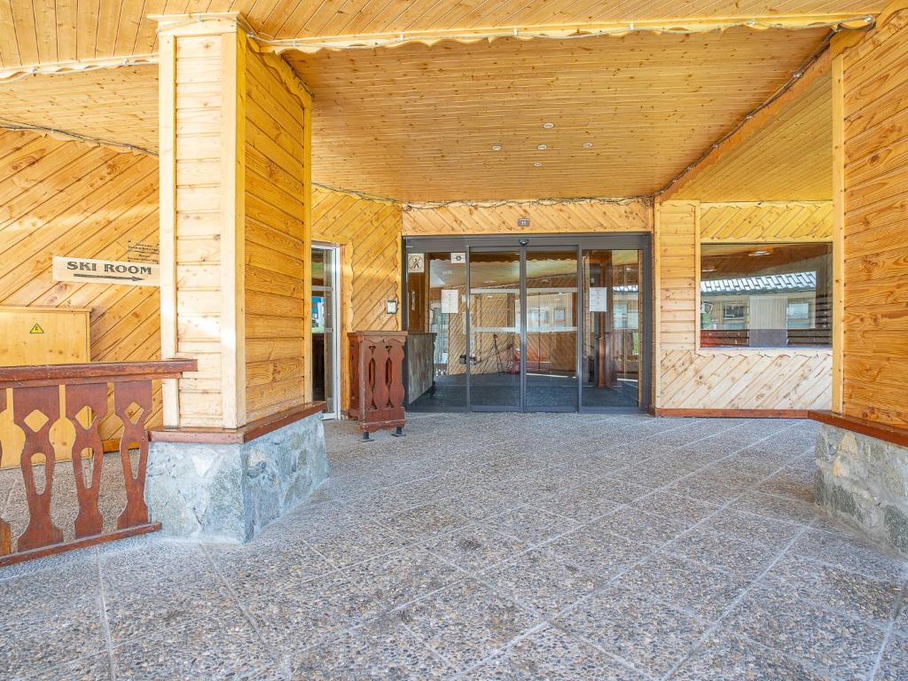 Apartment Serac A10 by Interhome appartement pied des pistes 13