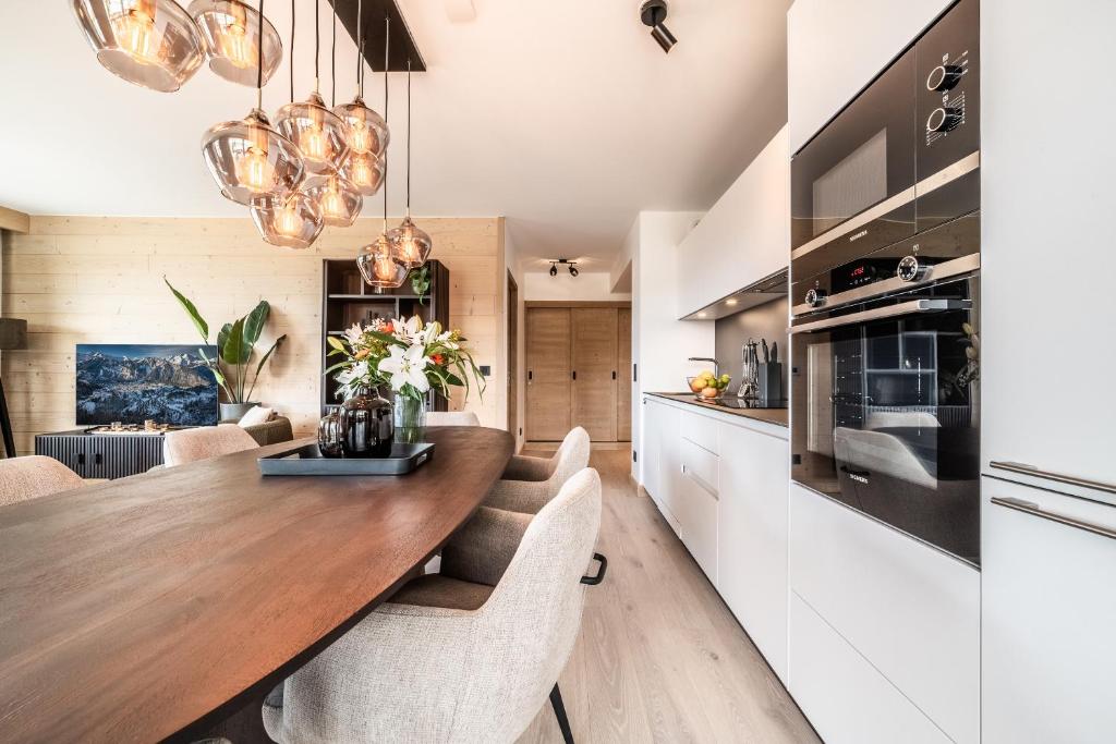 Apartment Tineo Alpe DHuez by EMERALD STAY appartement pied des pistes 14