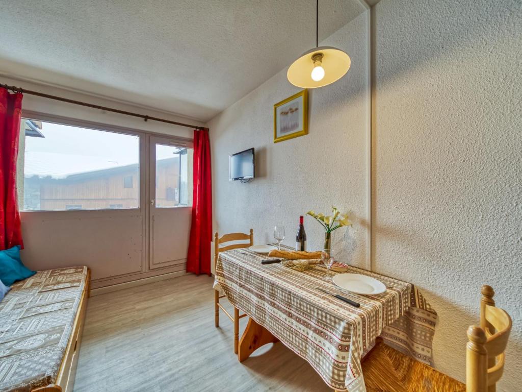 Apartment Vanoise 172 by Interhome appartement pied des pistes 1