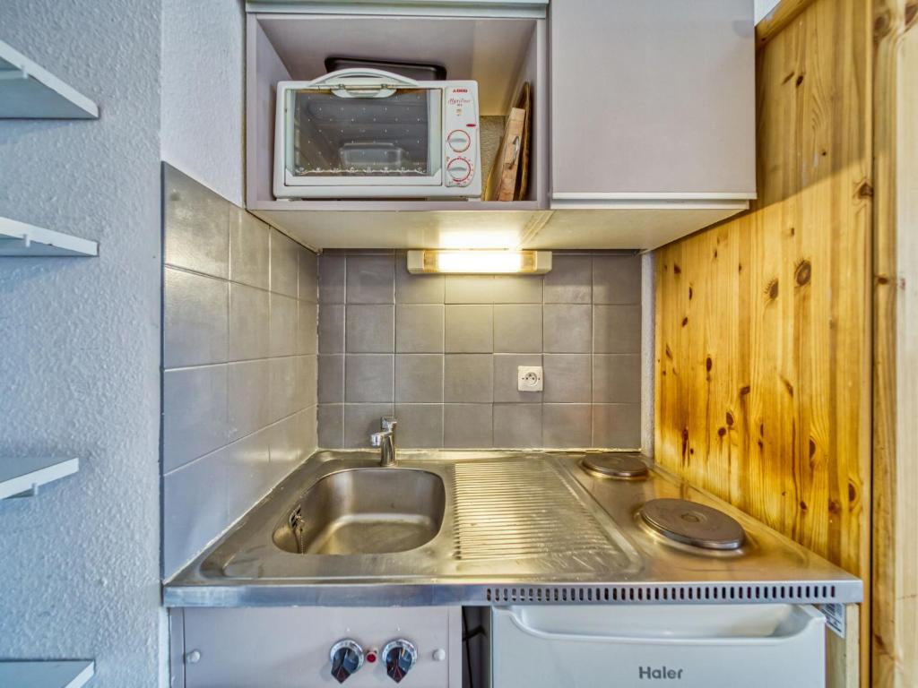 Apartment Vanoise 172 by Interhome appartement pied des pistes 8