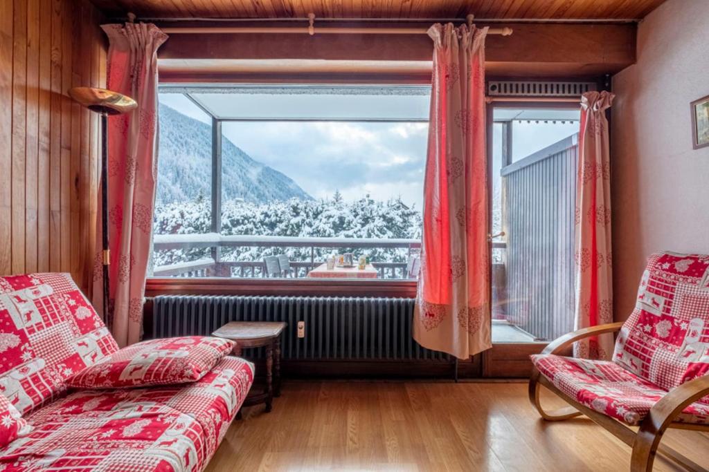 Apartment With Balcony Close To The Ski Slopes appartement pied des pistes 1