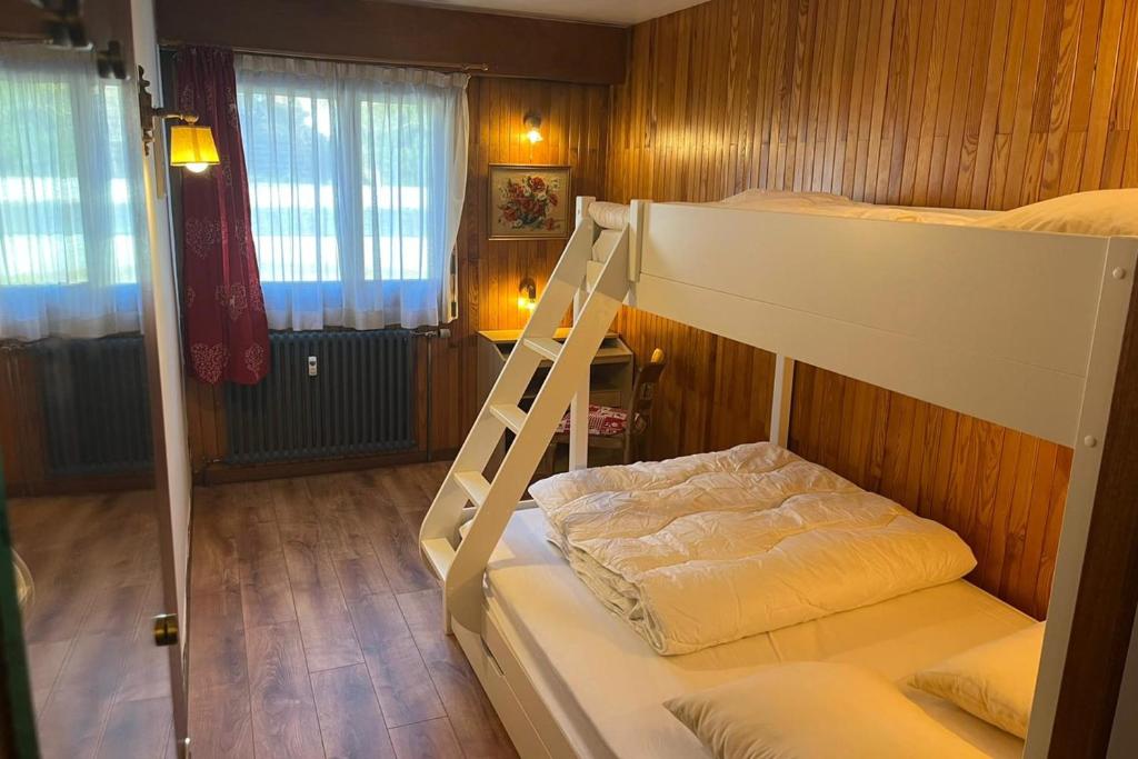 Apartment With Balcony Close To The Ski Slopes appartement pied des pistes 11