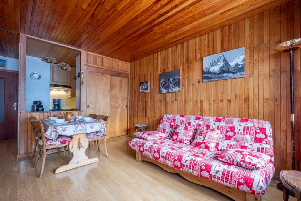 Apartment With Balcony Close To The Ski Slopes appartement pied des pistes 6
