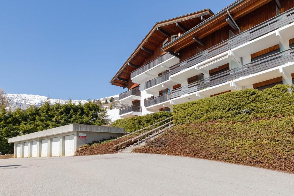 Apartment with Balcony and View appartement pied des pistes 10