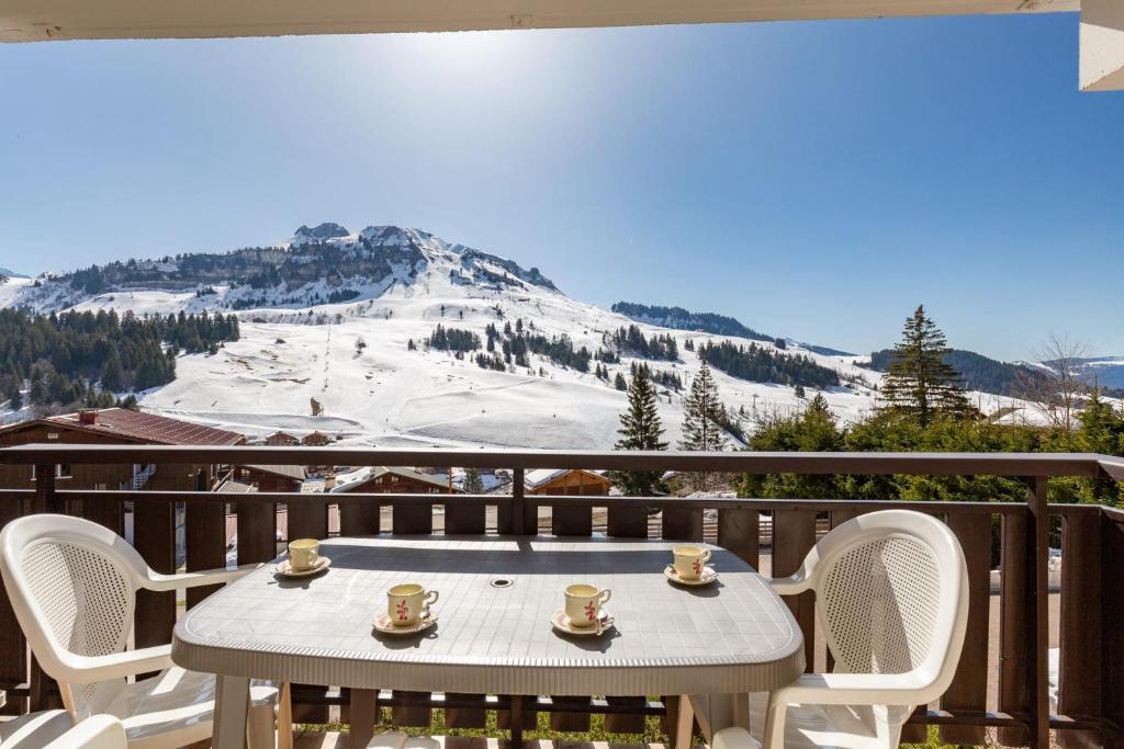 Apartment with Balcony and View appartement pied des pistes 9