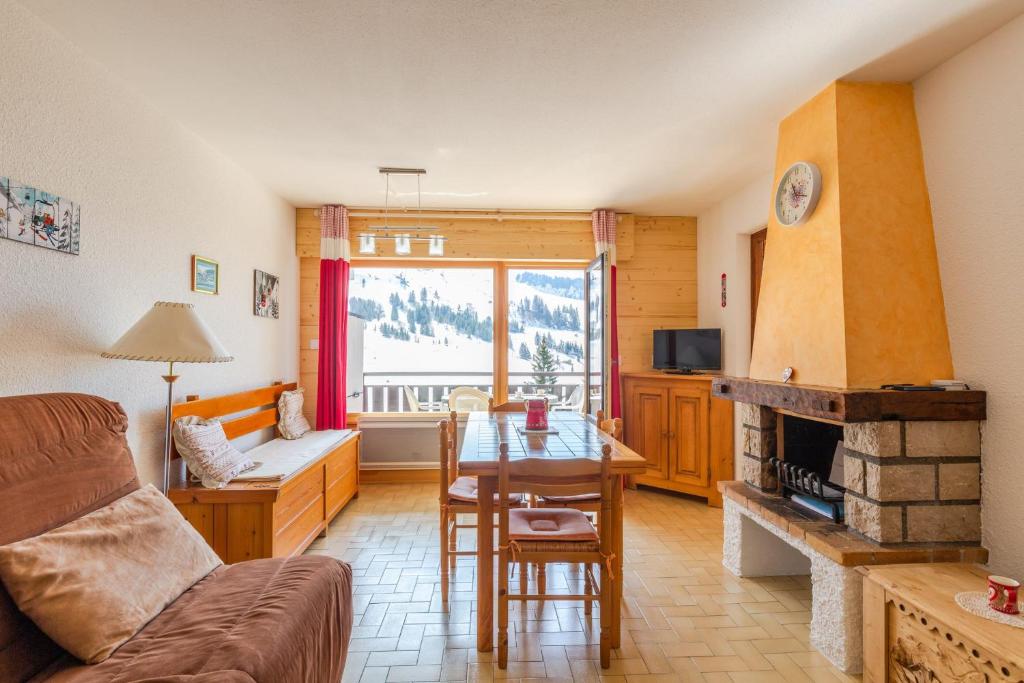 Apartment with Balcony and View appartement pied des pistes