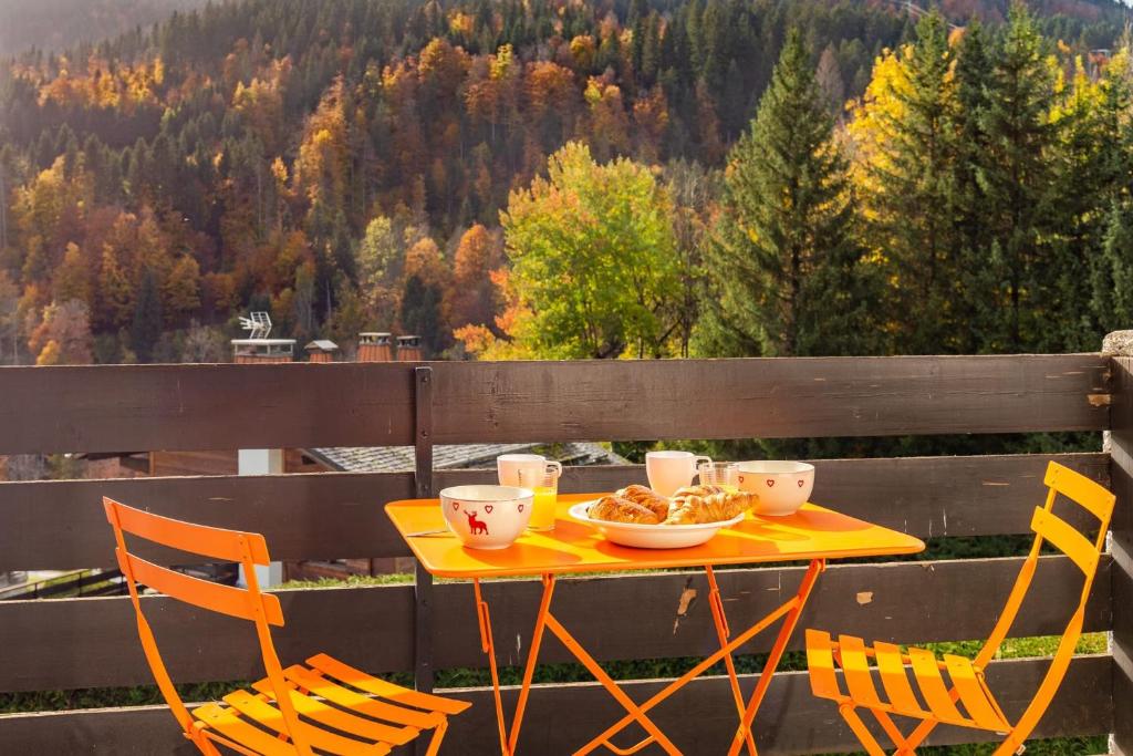 Apartment with balcony close to the slopes appartement pied des pistes 7