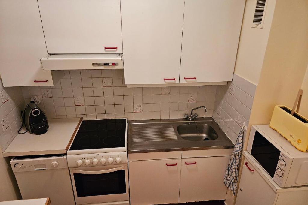 Apartment with balcony just next to ski slope appartement pied des pistes 4
