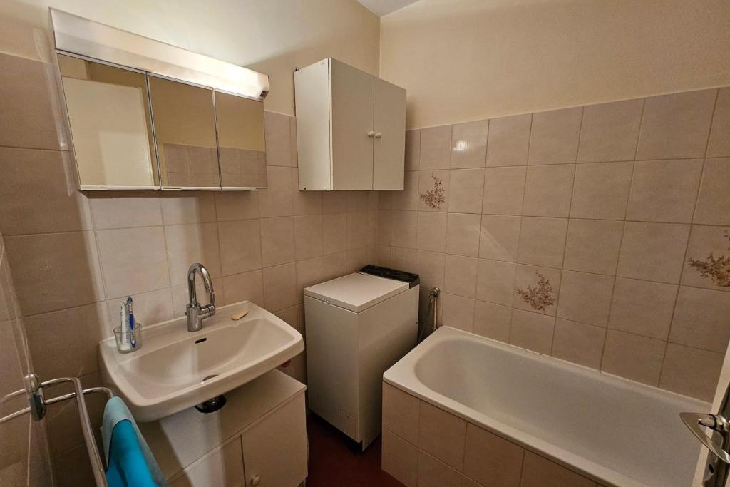 Apartment with balcony just next to ski slope appartement pied des pistes 8