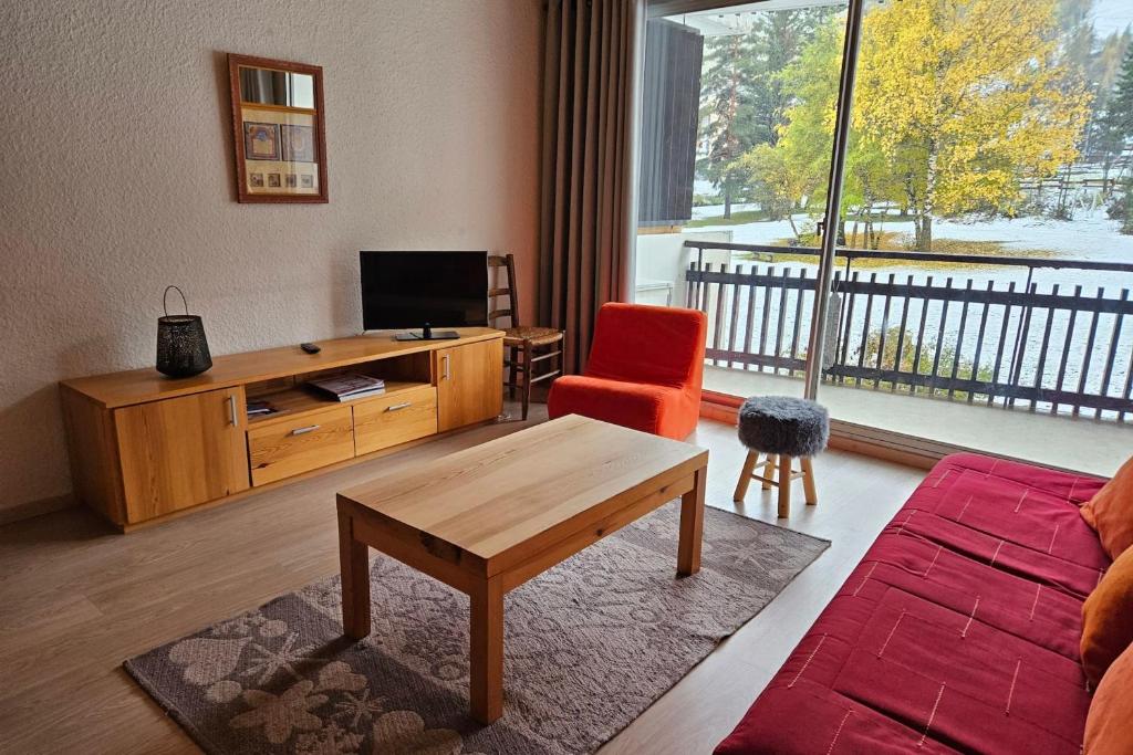 Apartment with balcony just next to ski slope appartement pied des pistes