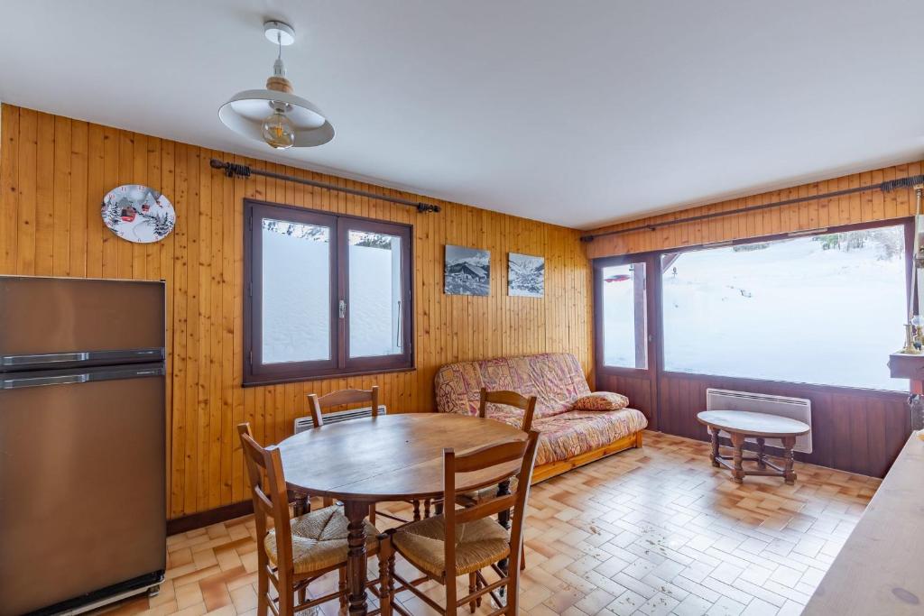 Apartment with terrace at the foot of the slopes appartement pied des pistes 2