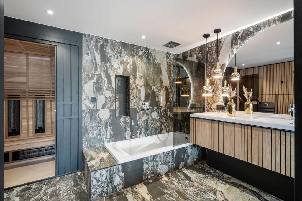 App dexception 8pers 66 m2 plein sud confort sauna au calme renovation 2024 appartement pied des pistes 2